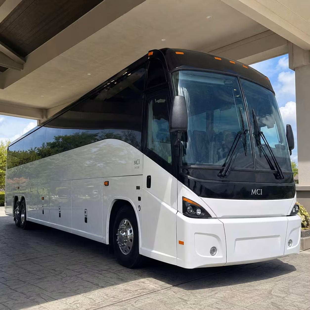 school group and university airport transportation in greensboro